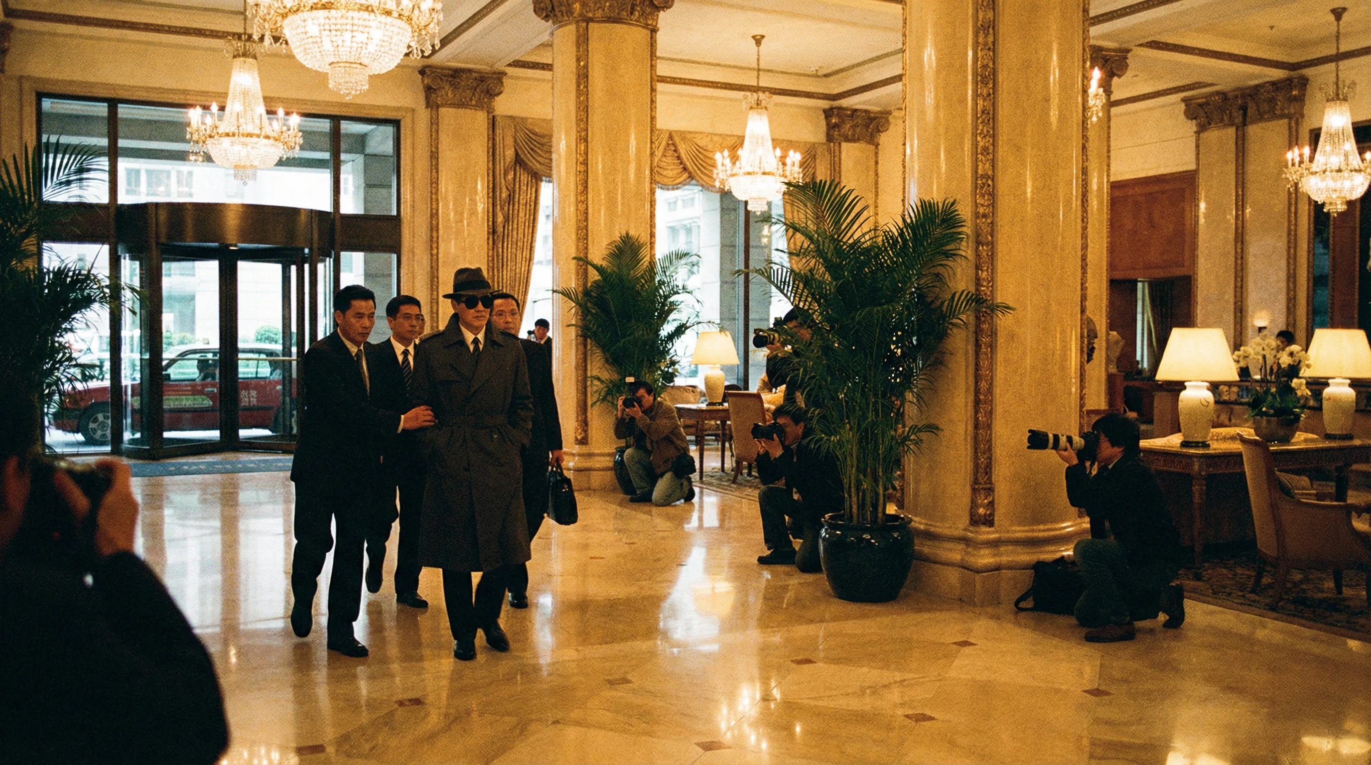 酒店大堂偷拍明星的画面